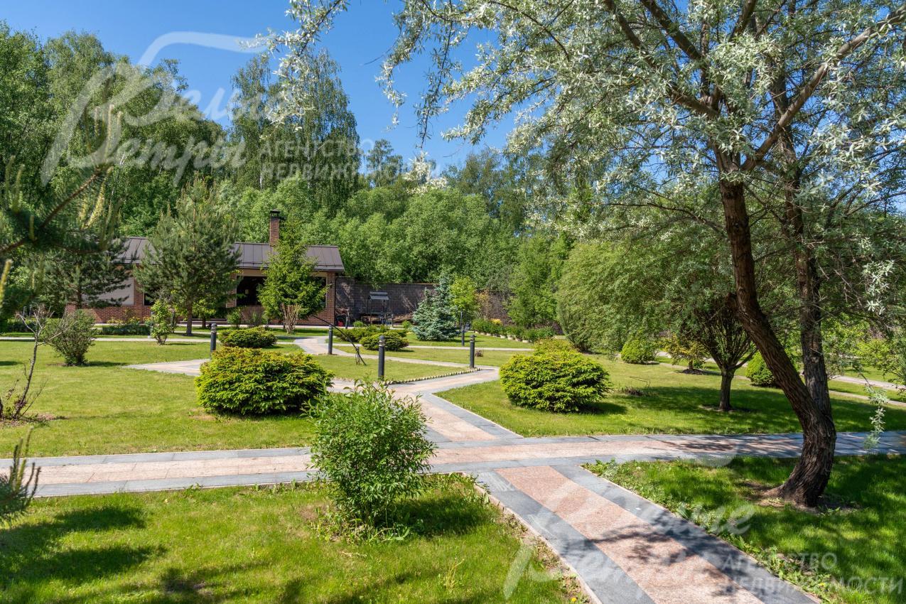 Богатый ландшафтный дизайн