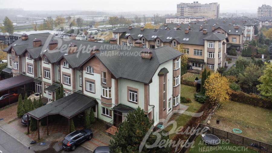 Торцевой Таунхаус 286 кв.м на участке 5 соток в ЖК Дубровка рядом с метро