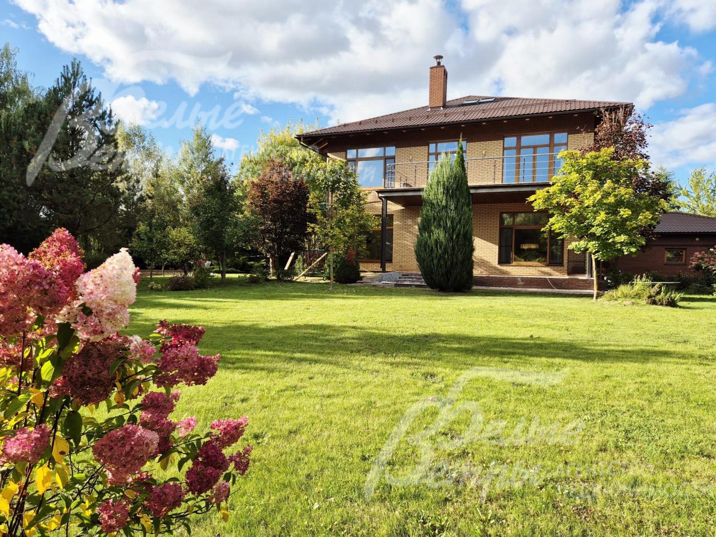 Дом на шикарном участке 29 соток. 