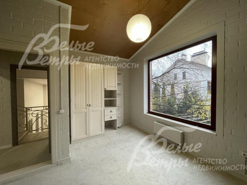 Детская игровая с панорамным окном