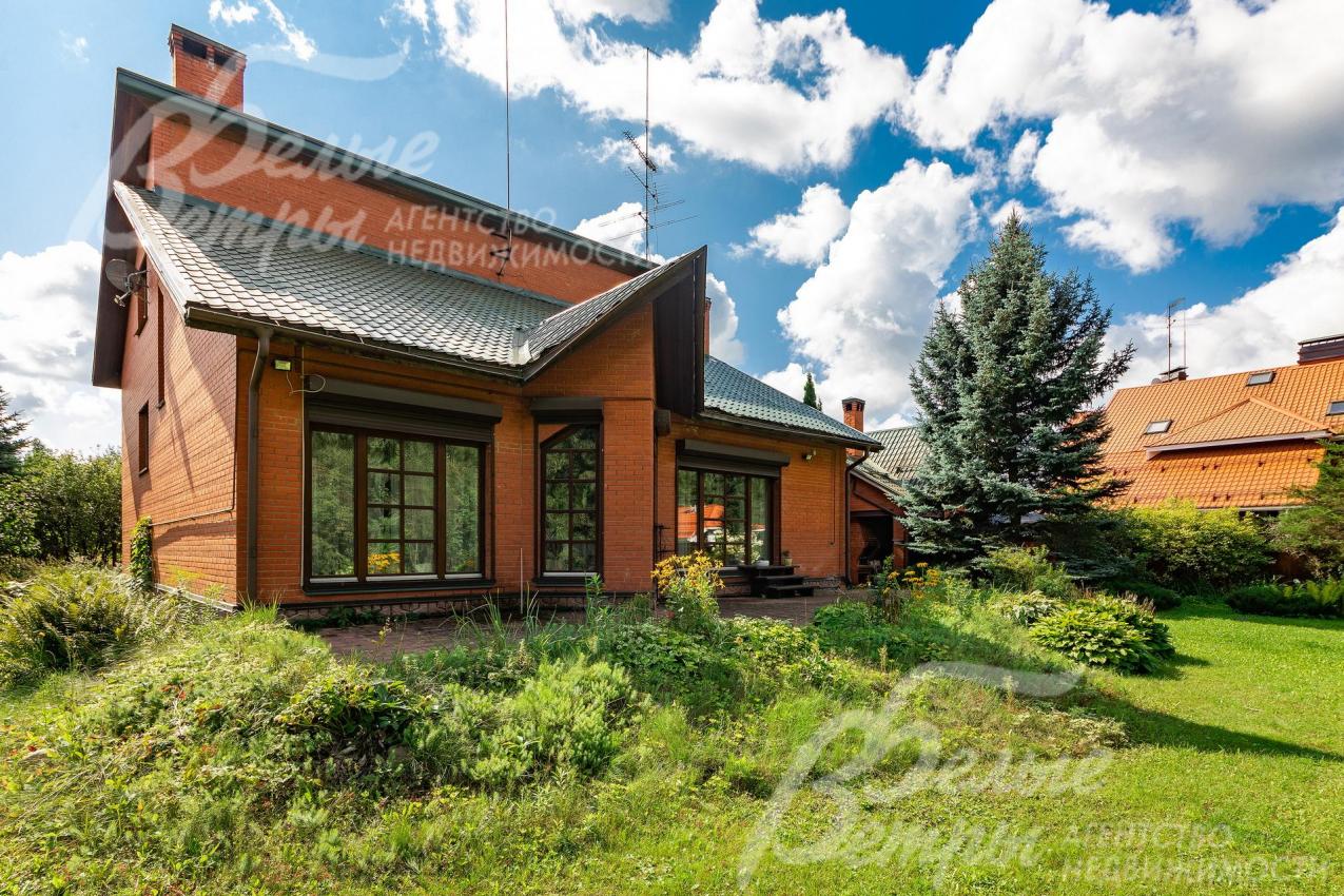 Коттедж под ключ на участке площадью 15 соток в коттеджном поселке Заречный-2