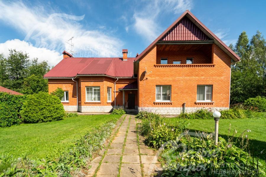 Дом для большой семьи с 6 спальнями на ухоженном участке 17 сот