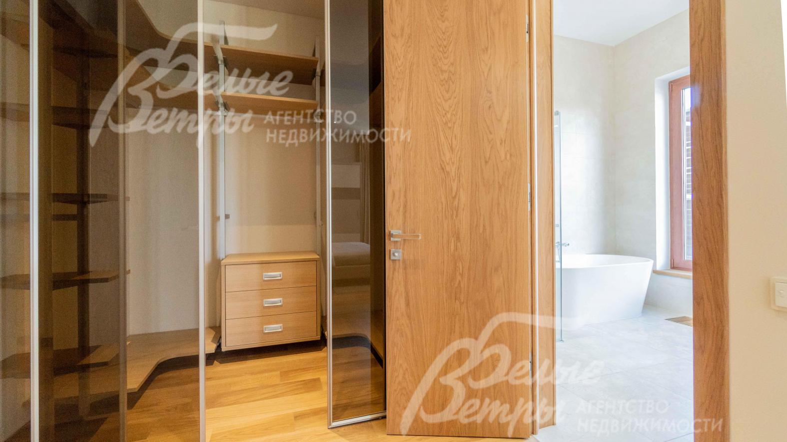 Гардеробные в спальнях