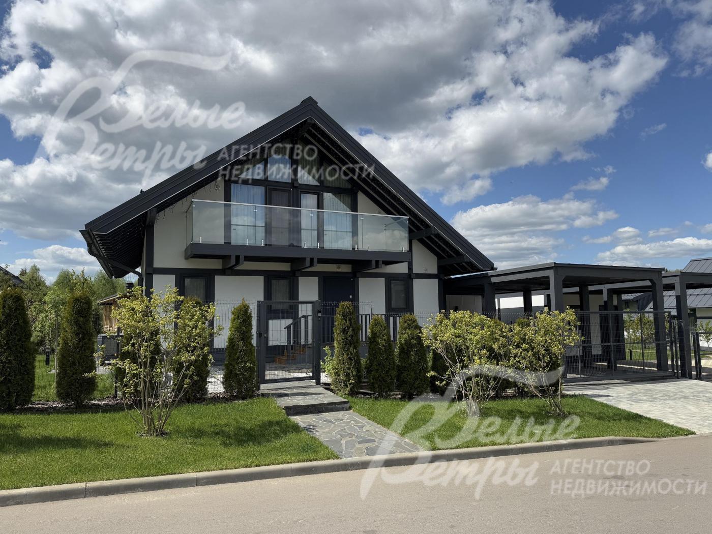 Дома в едином стиле в поселке Плесково