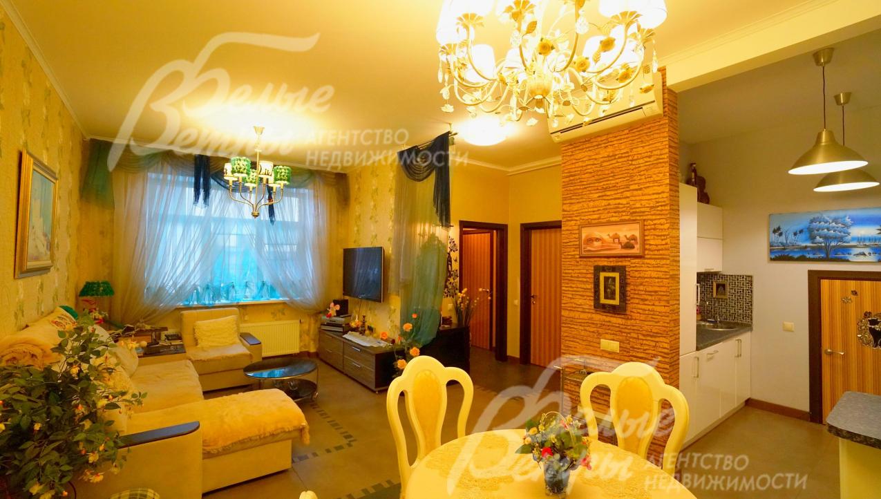 Первый этаж