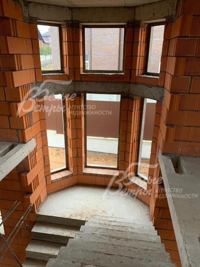 Лестничный марш железобетонный 