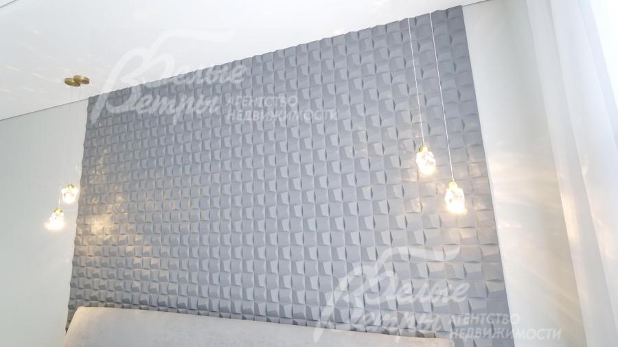 В отделке применены гипсовые 3D-панно