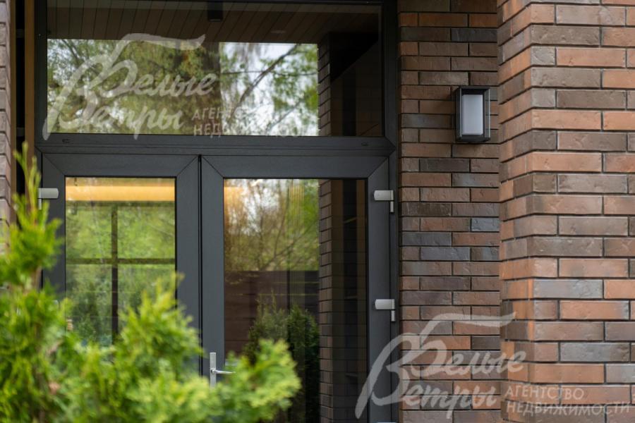 Дом - с эффектными стильными решениями в экстерьере