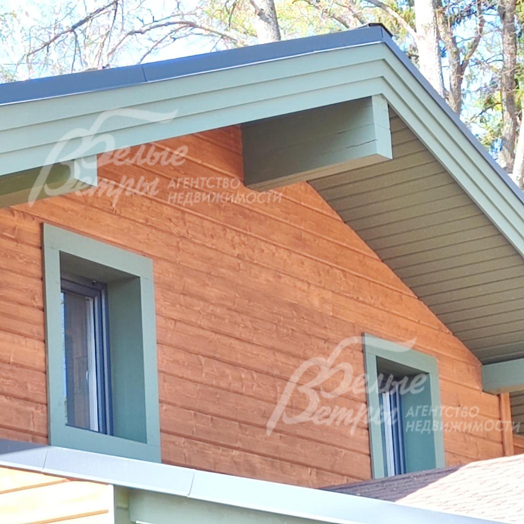 Фасад: клинкерный кирпич, деревянные панели (планкен), имитация клееного бруса