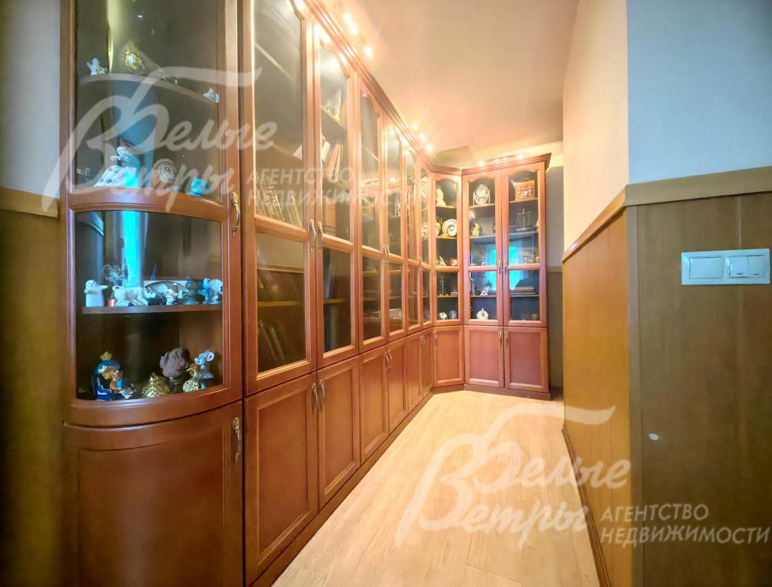 Холл 2-го этажа