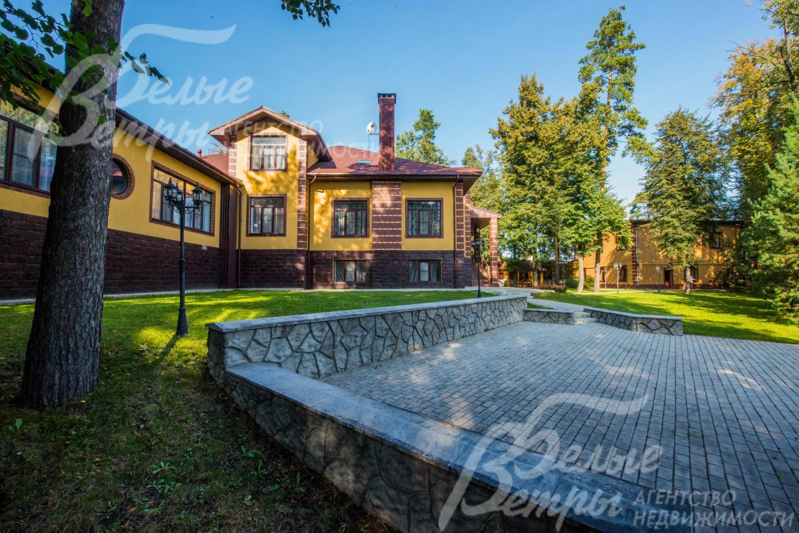 Парковка на 8 автомобилей