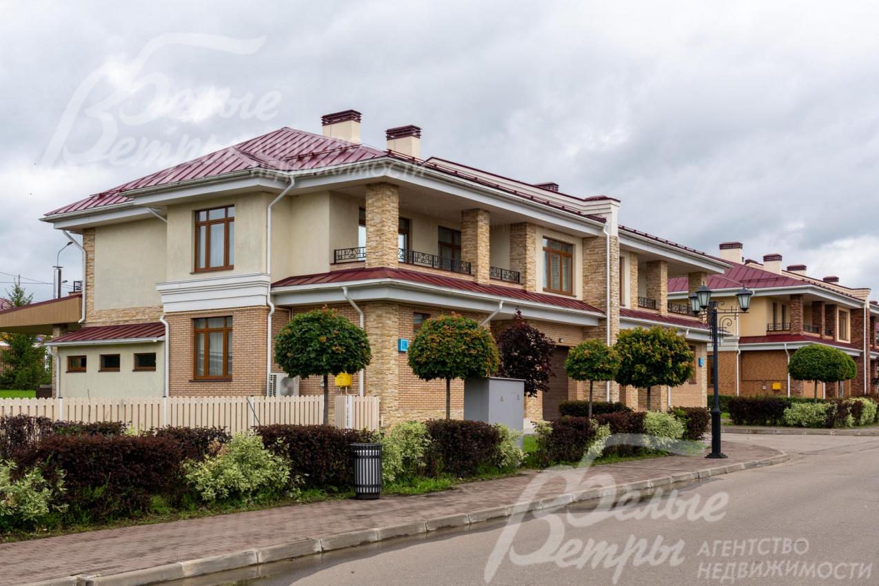 Дуплекс 3 уровня с 5-ю спальнями