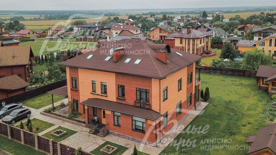 Кирпичный дом в аренду на участке 25 соток в охраняемом коттеджном поселке Никольские озера