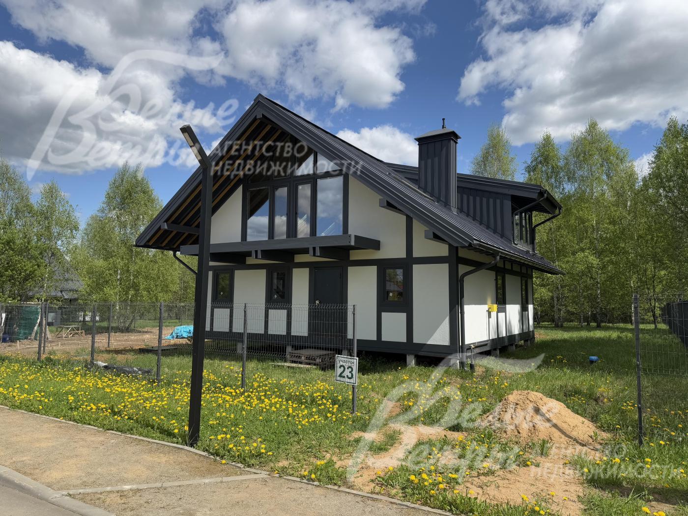 Участок 9 соток огорожен забором 3D-сетка рабица