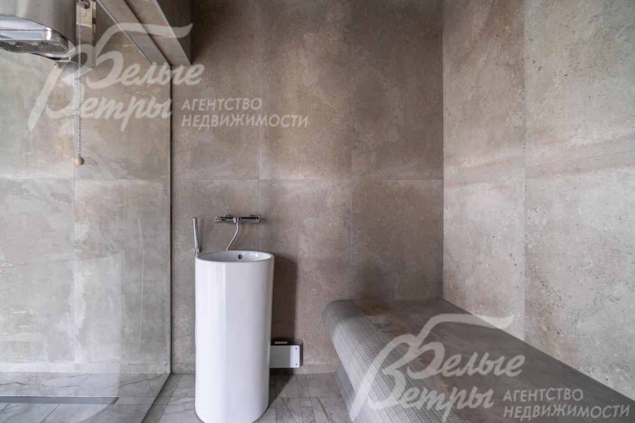 Хамам (Tylo) в стиле лофт отделан мозаикой, керамогранитом и стеклом