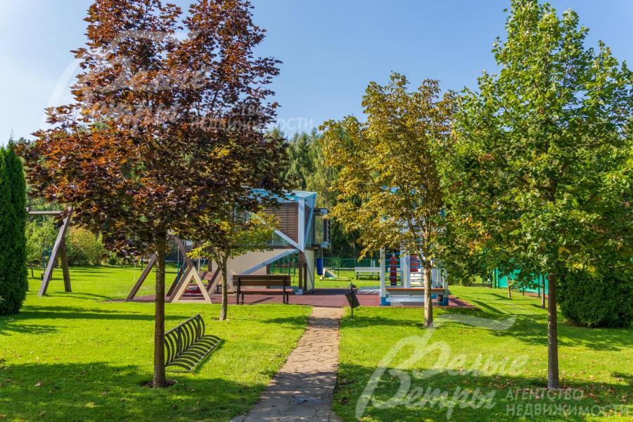 Детские площадки в поселке Варварино Эко