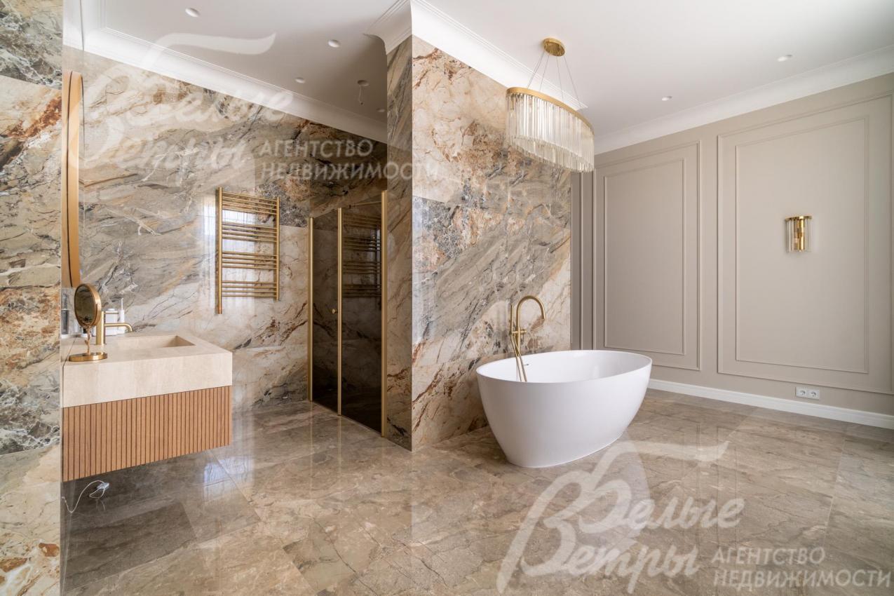 Санузел мастер-спальни 23 кв.м с ванной, душевой и выходом на балкон