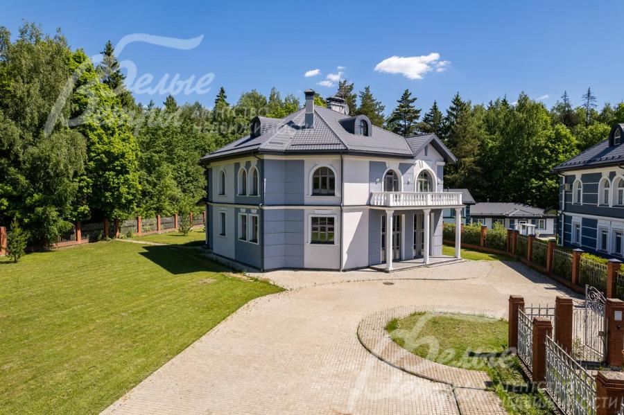 Новый дом с мебелью на прилесном участке 29 соток в охраняемом коттеджном поселке Усадьба Зайцево