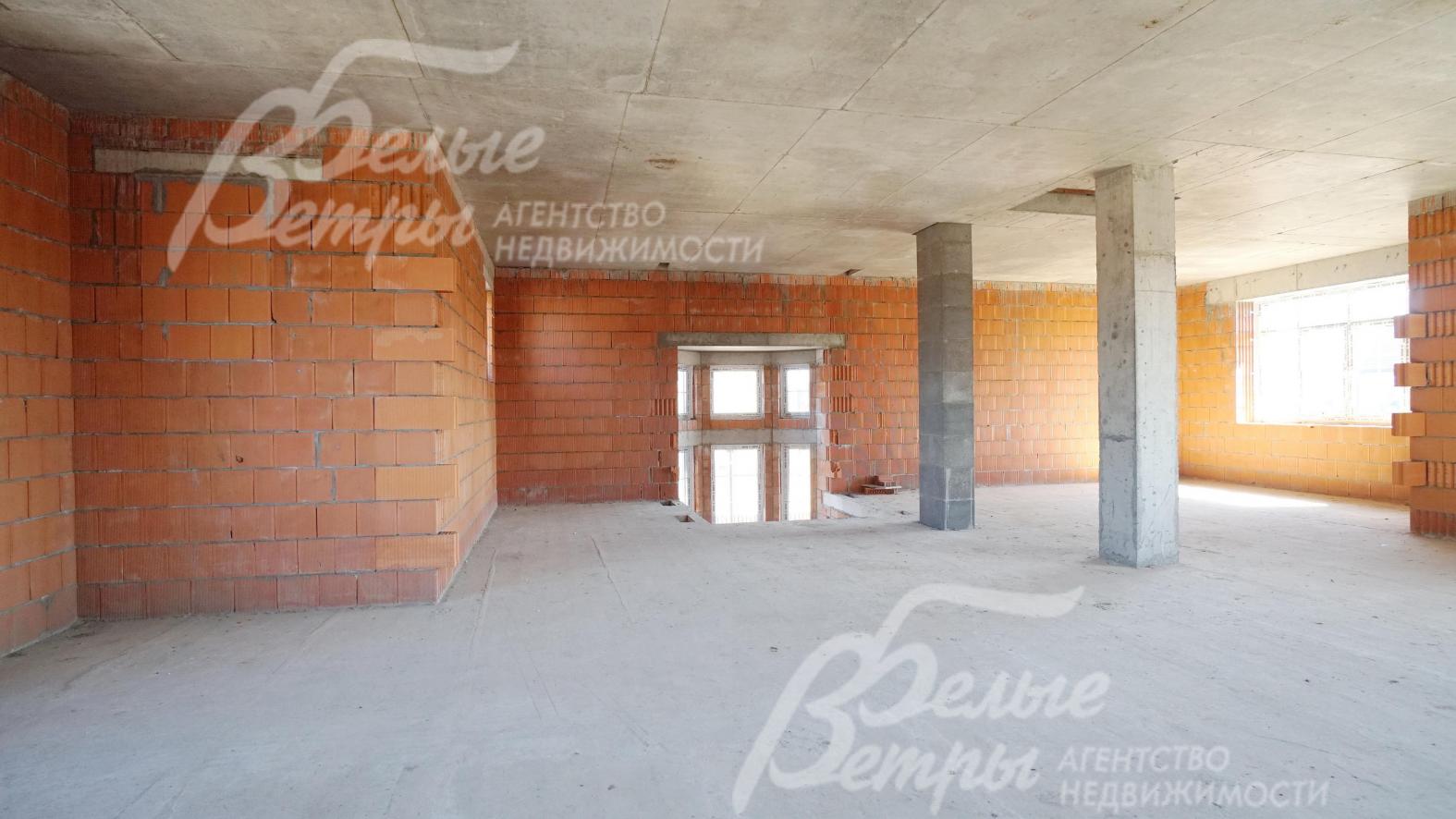 Свободная планировка 2-го этажа. Возможно 2 или 3 спальни.