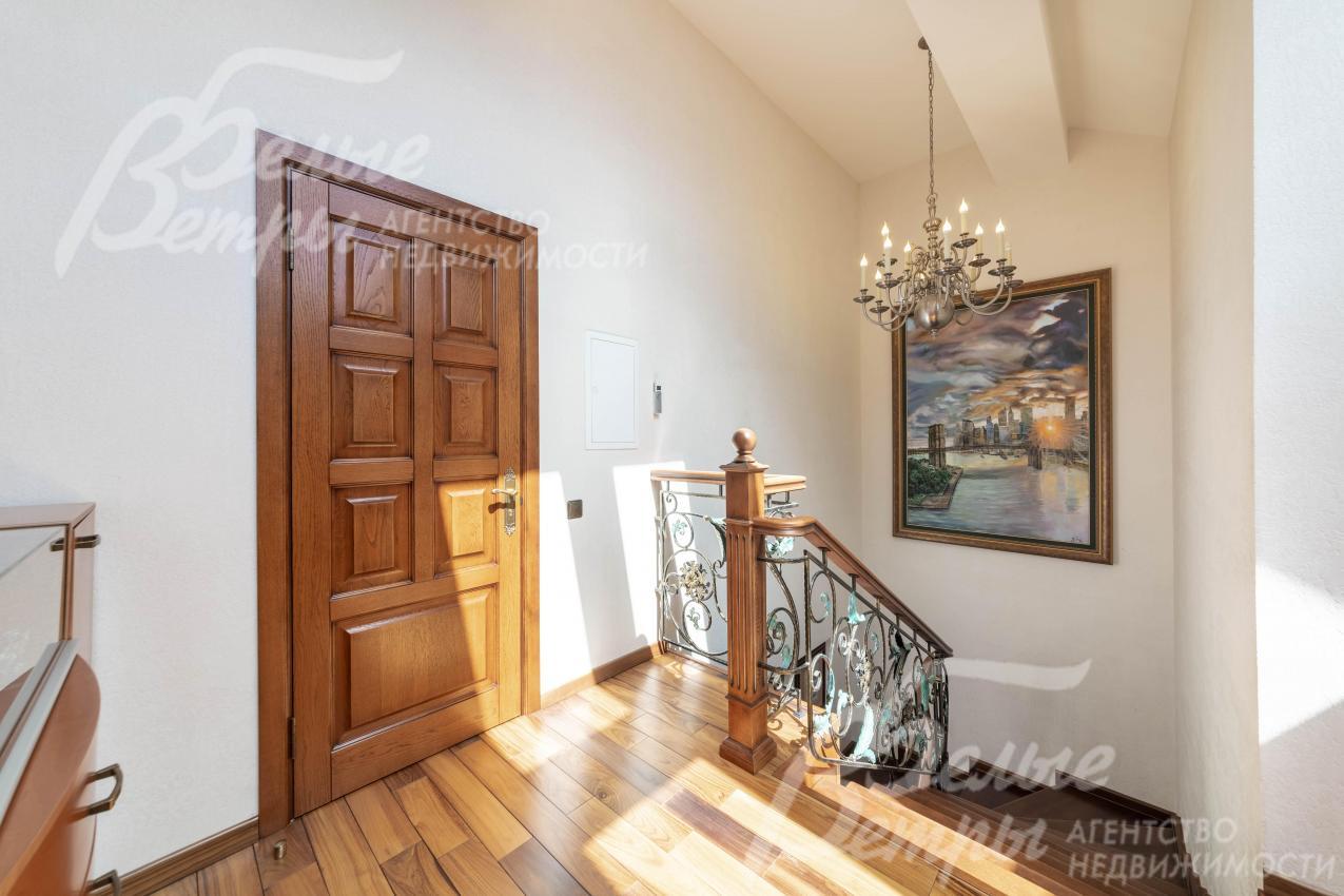 Лестничный холл 3го этажа