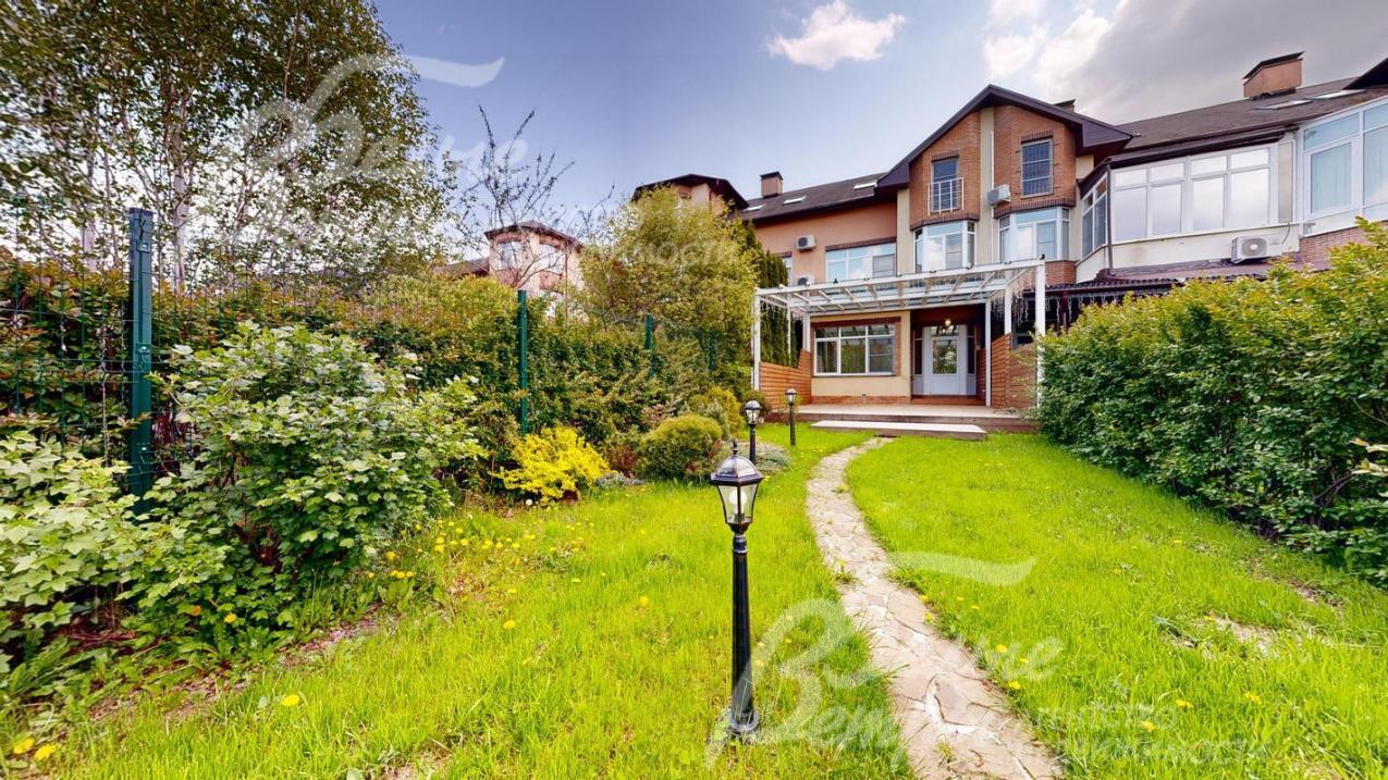 Благоустроенный участок 6 соток со своим выходом к пруду 