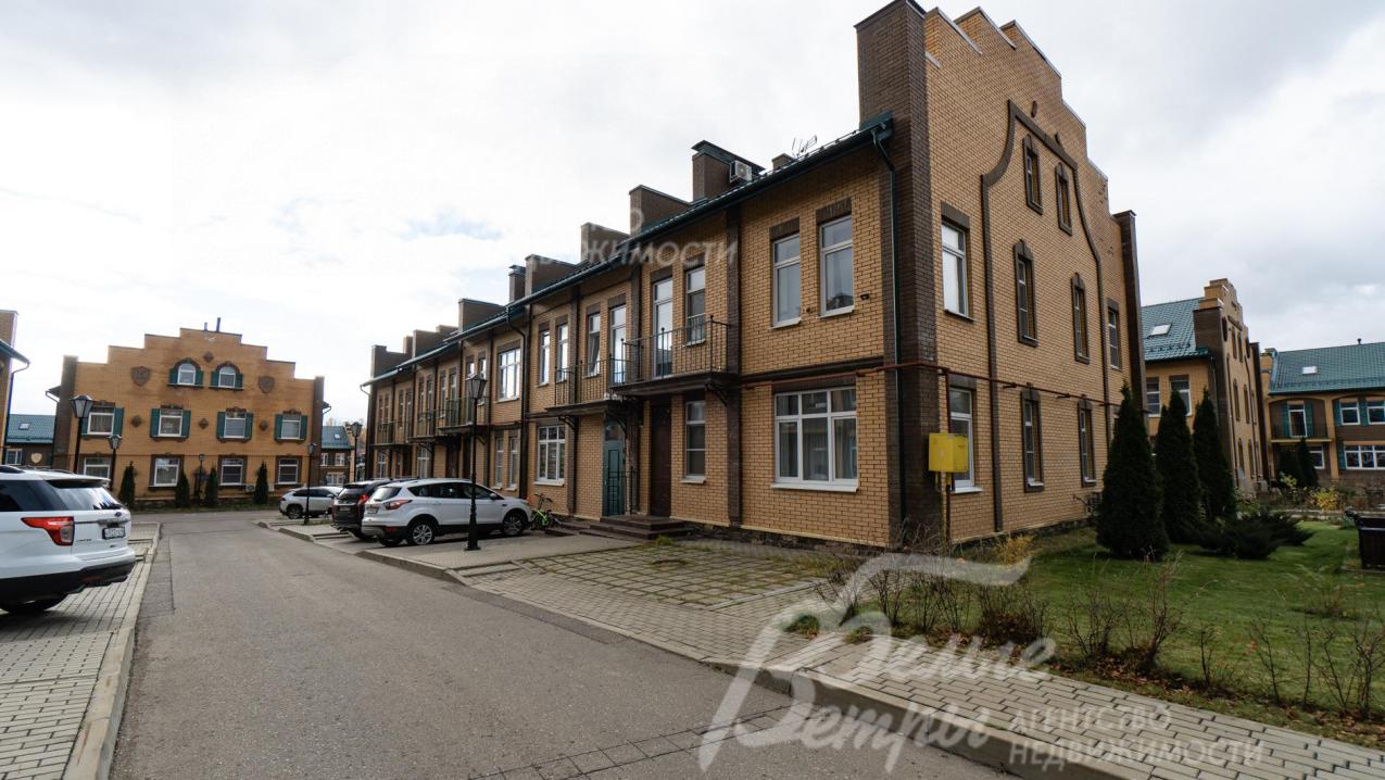 Таунхаус под ключ с центральными коммуникациями