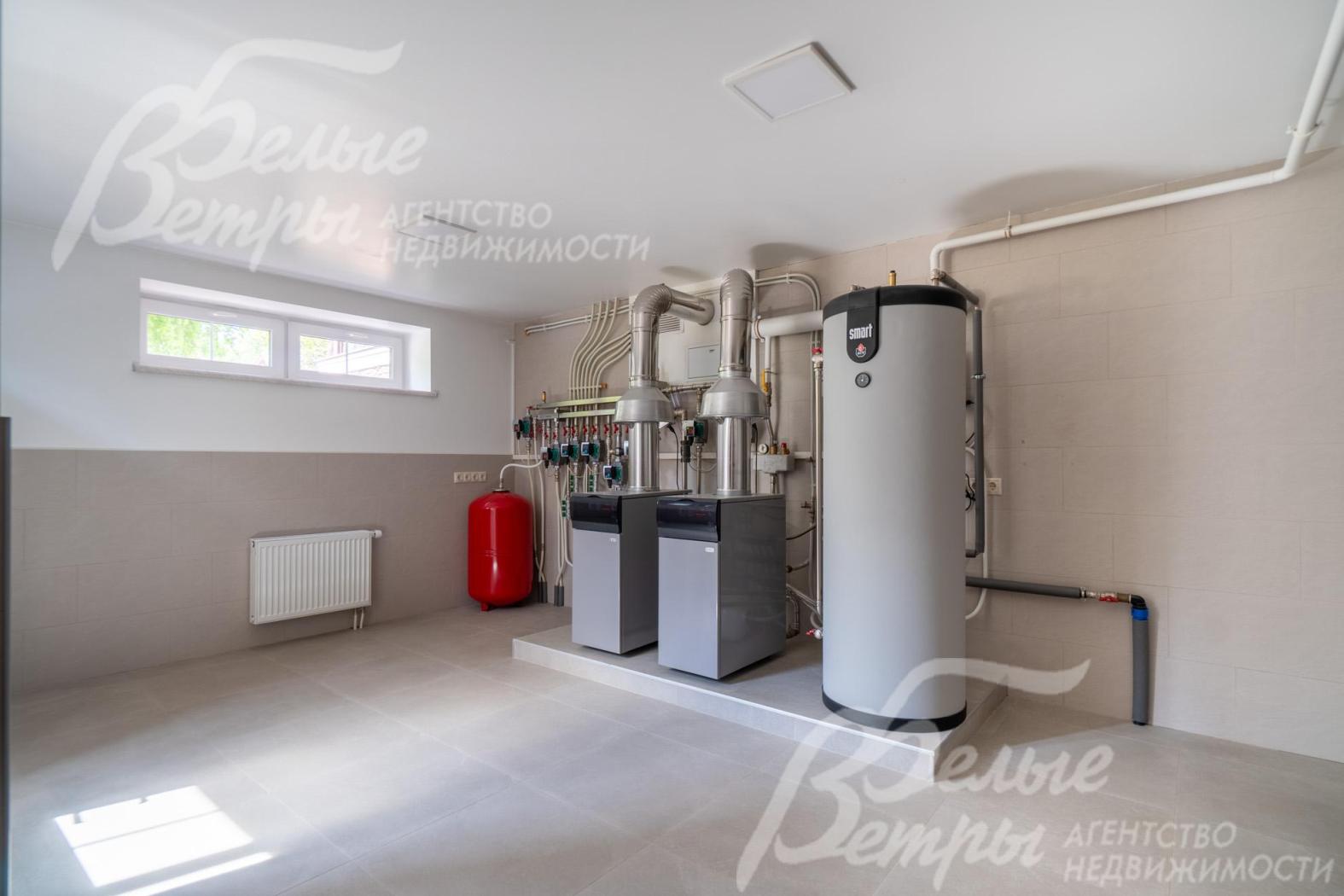 В котельной: два газовых котла Baxi мощностью 45 кВт каждый и бойлер Smart (ACV) объёмом 300 литров