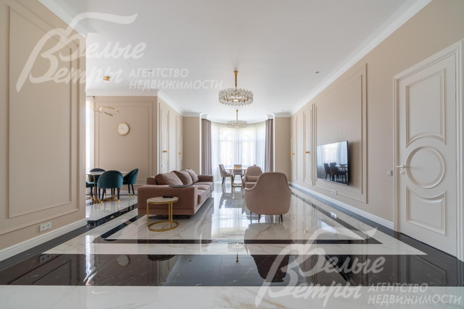 Дом - с отделкой под ключ, меблирован, оснащён всей необходимой техникой