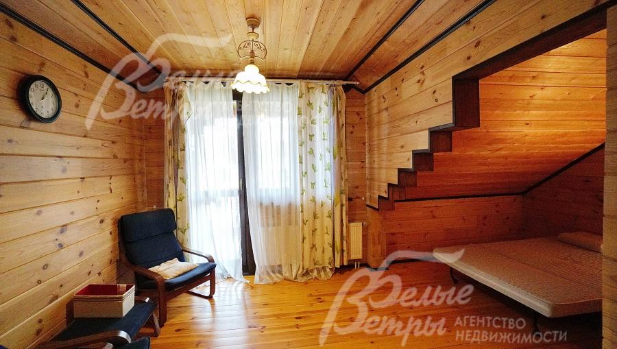 На втором этаже 5 просторных спален