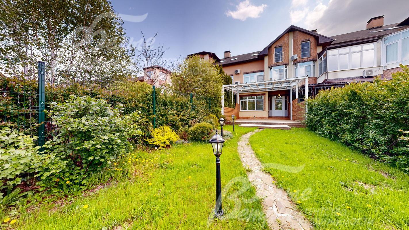 Благоустроенный участок 6 соток со своим выходом к пруду 