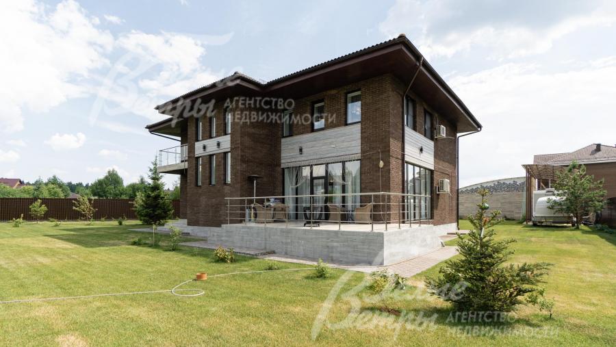 Ровный участок с ландшафтом