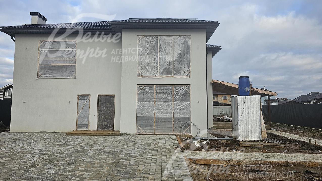 Коттеджный посёлок в Новой Москве – строго охраняемый, с центральными коммуникациями, находится в окружении леса