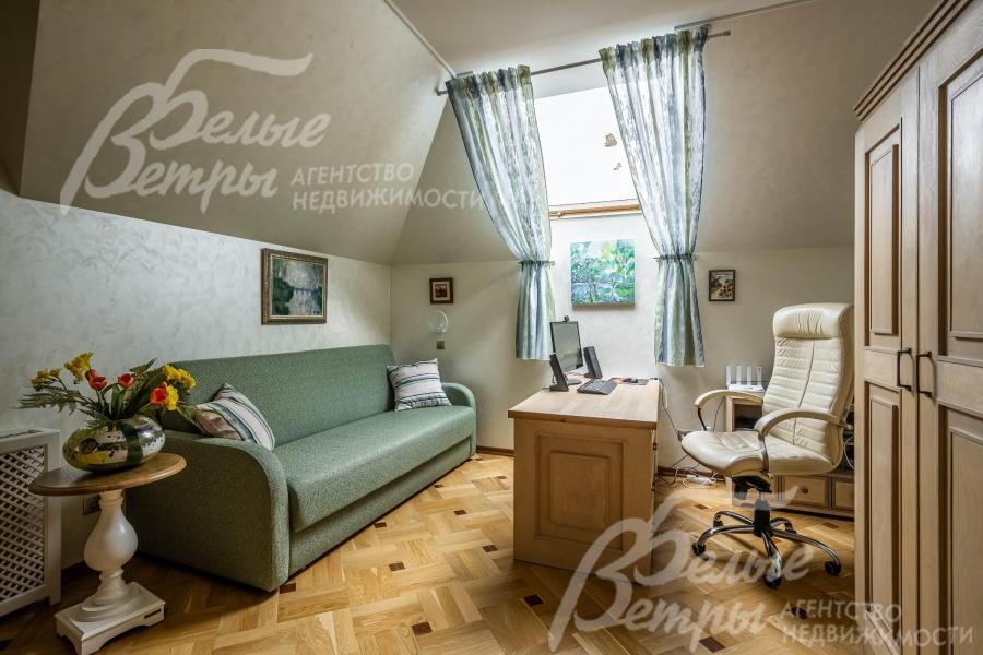 Кабинет-спальня на 2-м этаже