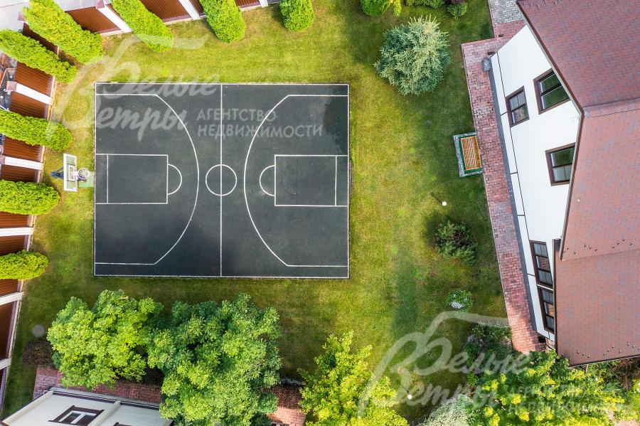 Площадка для игры в баскетбол