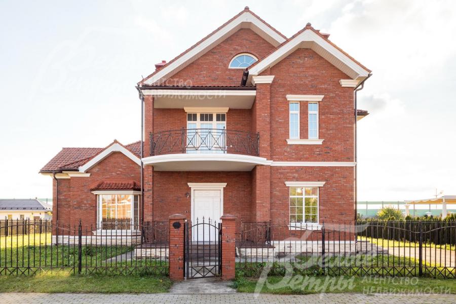 Фасад выполнен из клинкерного кирпича производства Германии