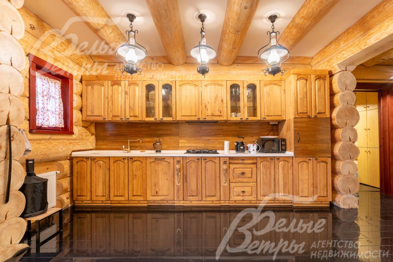 Кухонный гарнитур из массива сосны (Белоруссия), выполненный на заказ