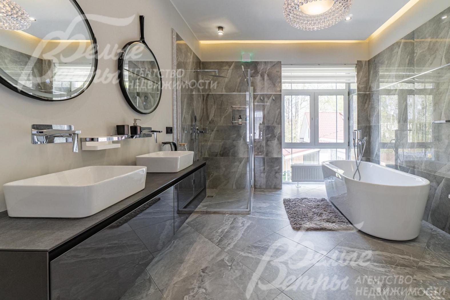 Ванная комната в мастер-спальне