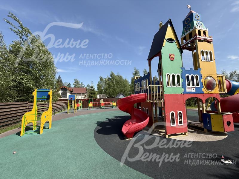 Игровой городок с горками