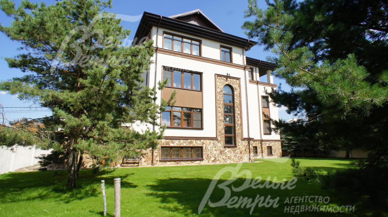 Коттедж 835 кв.м, 4 уровня, на участке 12 соток