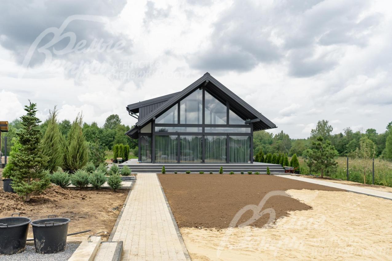 Дома в поселке Плесково