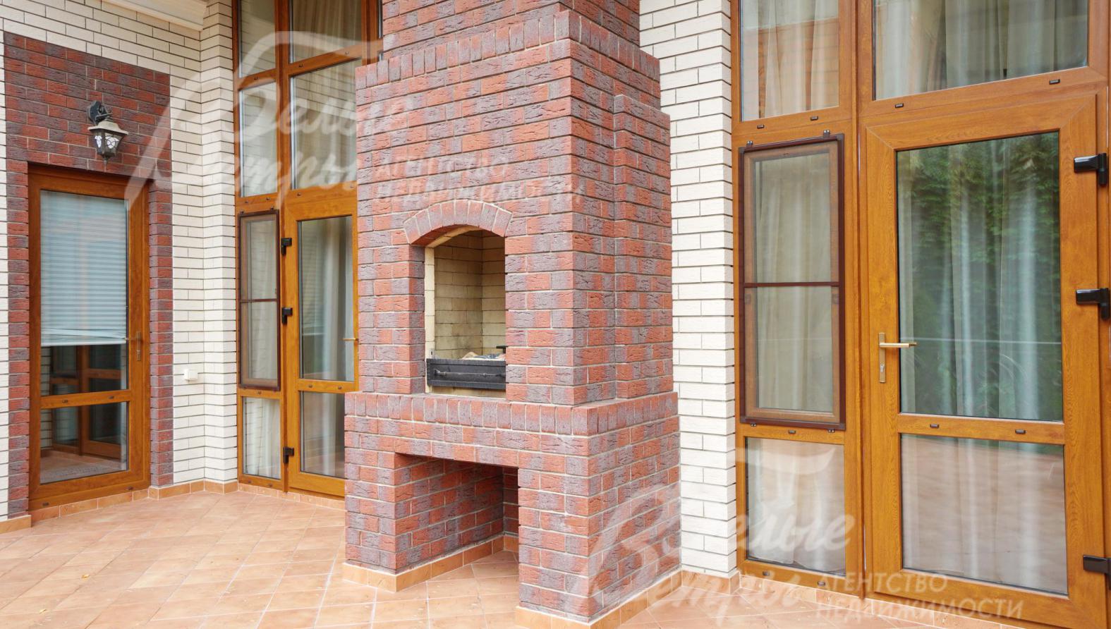 Терраса с оборудованным барбекю 