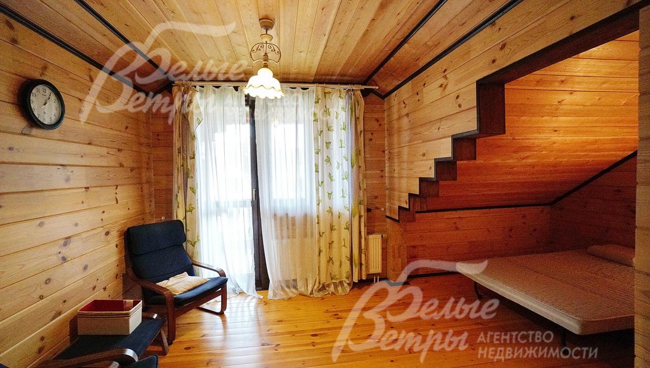 На втором этаже 5 просторных спален