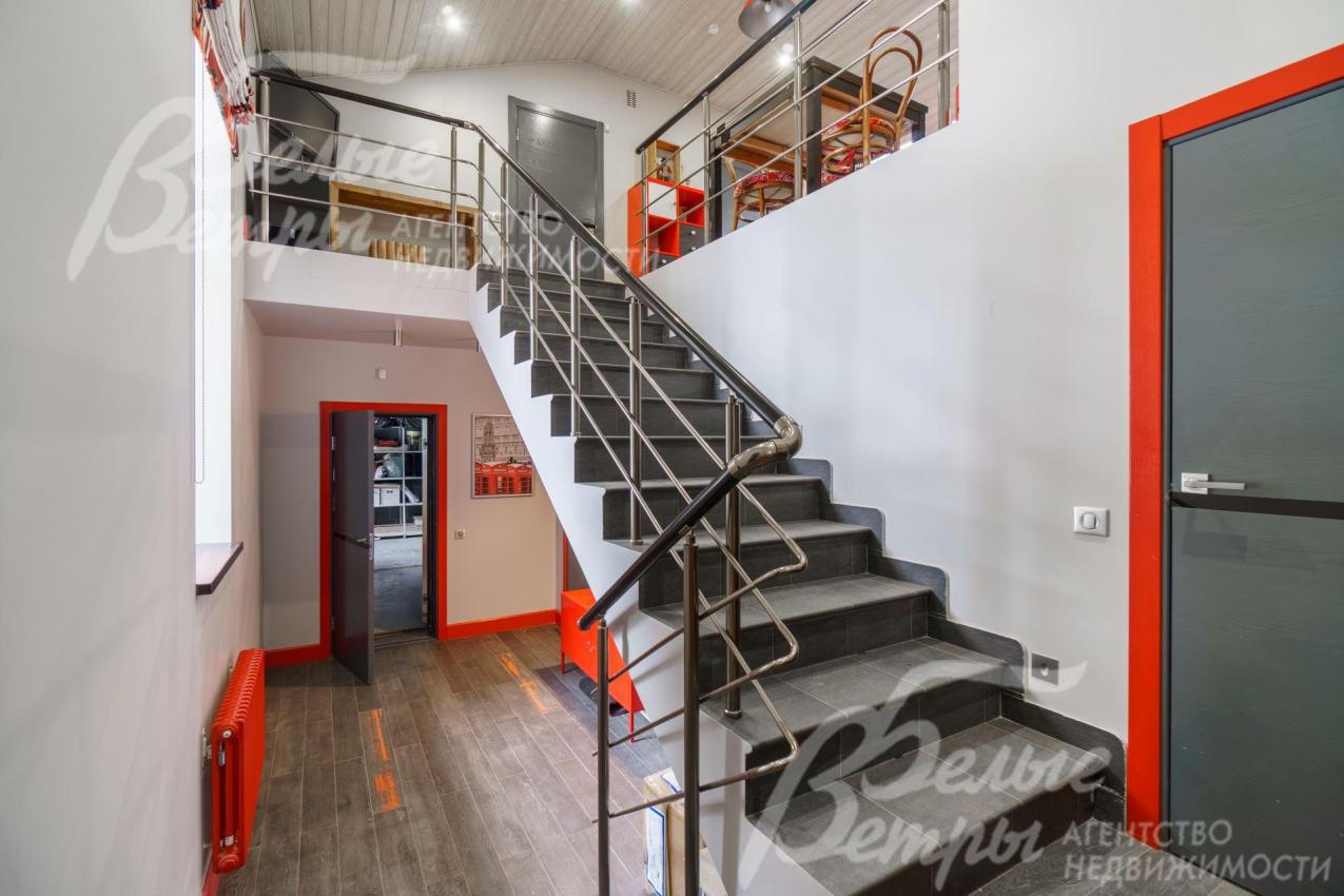 Гостевой блок, сообщающийся с основным домом. 