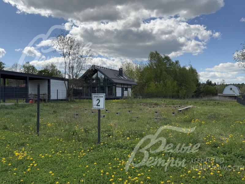 Участок 9 соток огорожен забором 3D-сетка рабица