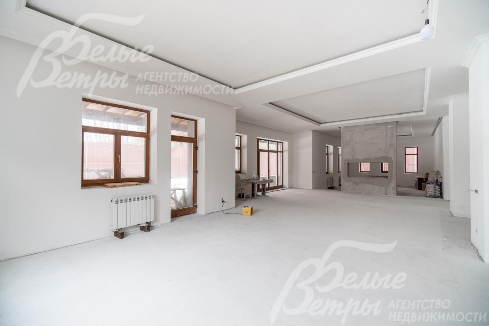 Просторная гостиная